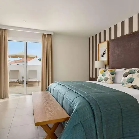 Wyndham Residences Golf Del Sur 公寓式酒店